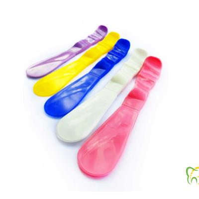 همزن پلاستیکی